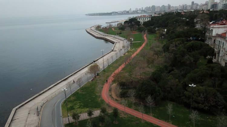 <p>İstanbul, Caddebostan ve Üsküdar sahilleri bugün boş kaldı.</p>

<p> </p>
