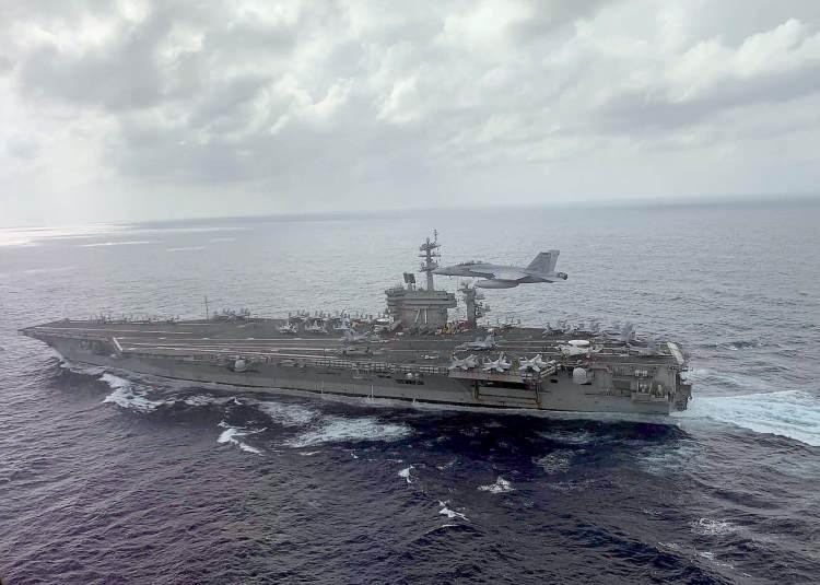 <p>“Testler devam ederken, USS Theodore Roosevelt gemisinde yeni Kovid-19 pozitif vakalar tespit edildi. Bu tehdidi oldukça ciddiye alıyoruz ve virüsün gemide daha fazla ilerlememesini sağlamak için testleri pozitif çıkan denizcileri hızlı bir şekilde izole ettik. Şu anda hastanelik durumda olan asker bulunmuyor.”</p>