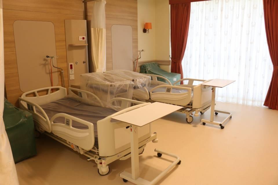 <p>Öte yandan, Erzurum Şehir Hastanesinin bünyesine kentte yer alan Bölge Eğitim ve Araştırma Hastanesi, Palandöken Devlet Hastanesi ve Nene Hatun Kadın Doğum Hastanesi de katılacak.<br />
</p>