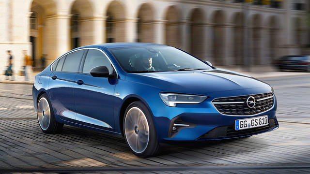 <p><span style="color:#FF8C00"><strong>OPEL INSIGNIA</strong></span></p>
<p>Alman üreticinin d-segment temsilcisi makyajlı versiyonu ile 2020'de yollarda olacak.</p>