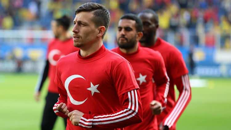<p>Mert Hakan Yandaş</p>
