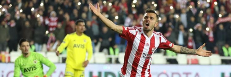 <p><strong>Emre KILINÇ</strong></p>
