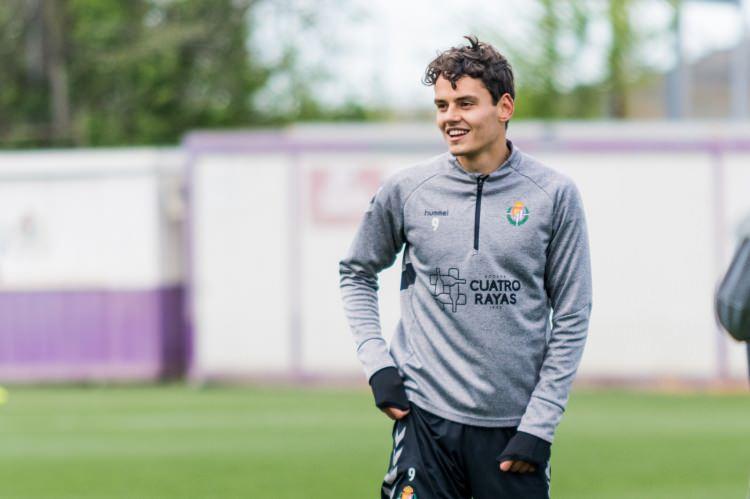 <p><strong>Enes Ünal</strong></p>
