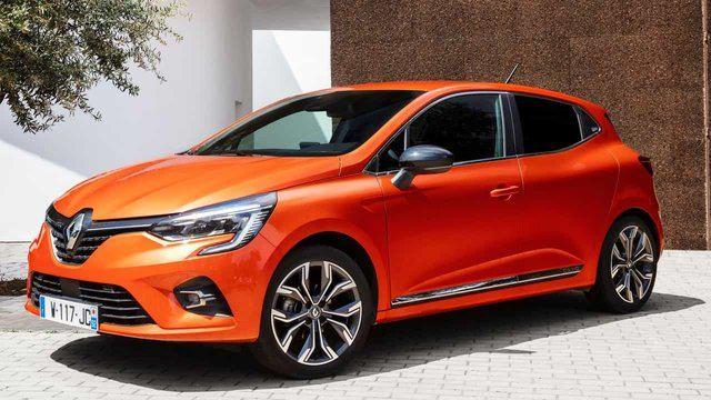 <p><span style="color:#FF8C00"><strong>RENAULT CLIO</strong></span></p>
<p>Fransız üreticinin Oyak'ın Bursa fabrikasında üreteceği otomobil, hibrit versiyonu ile yıl içinde satışa çıkacak.</p>