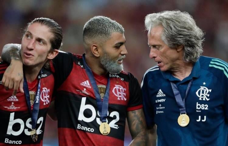 <p>Flamengo teknik direktörü Jorge Jesus koronavirüs testinin pozitif çıktığını açıkladı.</p>
<p> </p>