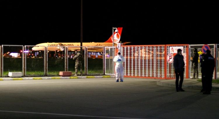 <p>Tedbir amaçlı 14 gün boyunca yurtlarda gözlem altında tutulacak öğrencilerin daha sonra yapılacak kontrollerinin ardından evlerine gönderileceği öğrenildi.</p>