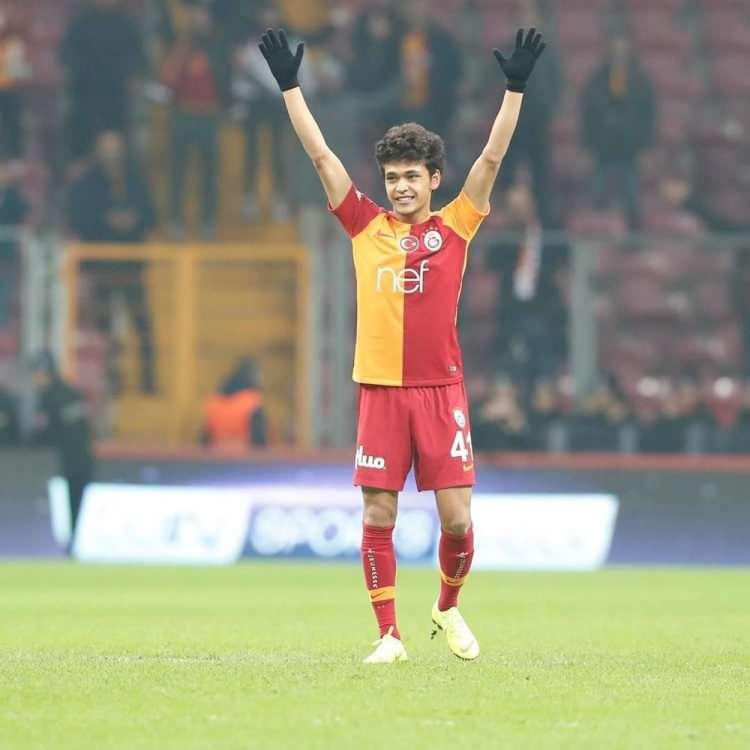 <p>Mustafa Kapı - Galatasaray</p>

<p> </p>
