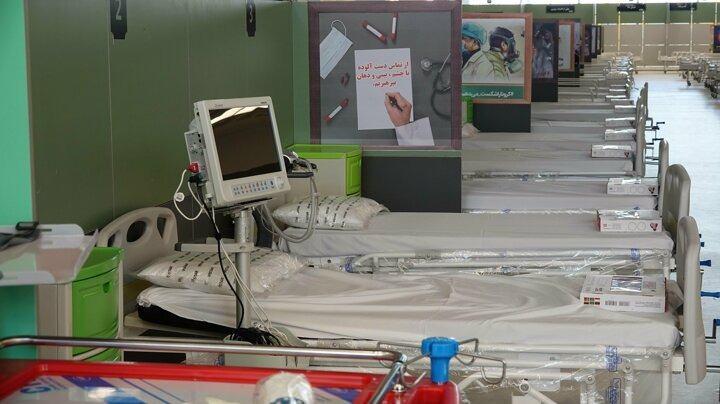 <p>Başkent Tahran’ın en büyük alışveriş merkezlerinden biri olan İran Mall Alışveriş Merkezi, koronavirüs hastalarının tedavisi için 3 bin yataklık hastaneye dönüştürüldü.</p>
