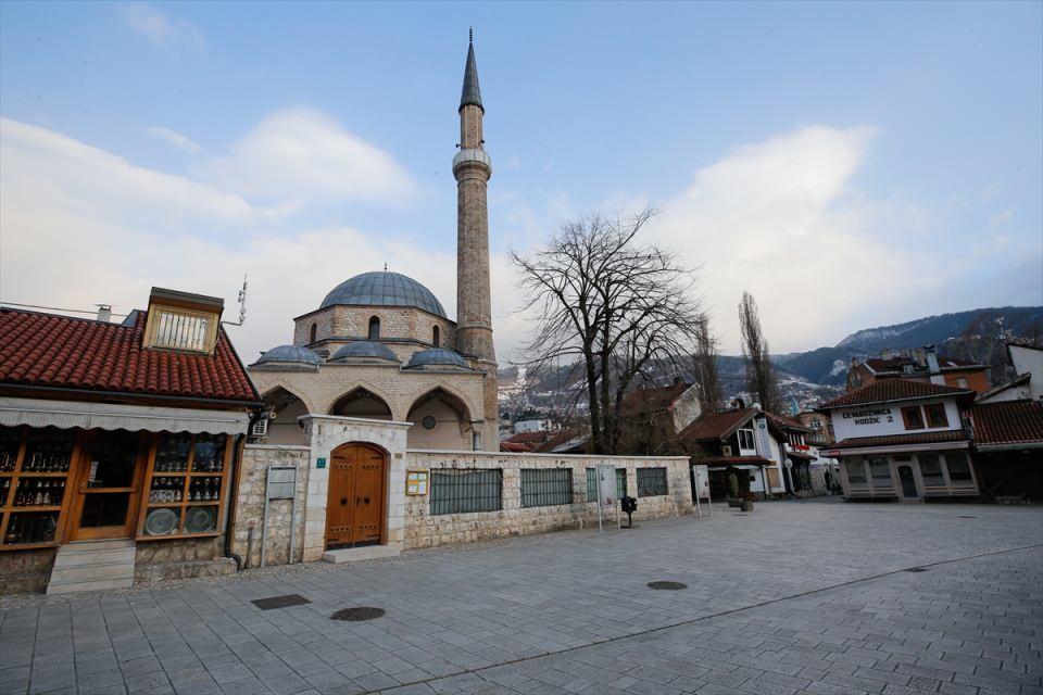 <p>Bosna Hersek</p>
