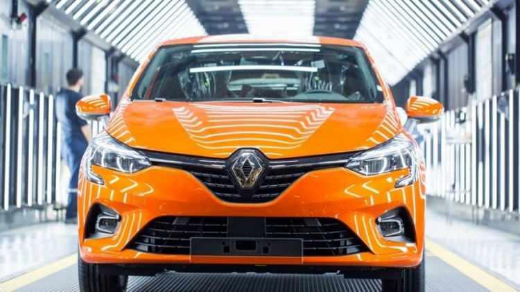 <p><span style="color:#FF8C00"><strong>OYAK RENAULT</strong></span></p>
<p>Bursa’da bulunan fabrikasında firma iki en önemli modelinin üretimini gerçekleştiriyor. Üretime ara verdiği süreç içerisinde açıklama yapan Oyak Renault fabrikasında salgın ile mücadele eden sağlık personelinin virüsten korunması amacıyla hastanelerde kullanılan mobil test ve numune alma kabini, entübasyon kuvözü ve ateş ölçüm ünitesi gibi tıbbi ekipmanları üretiyor.</p>
<p> </p>