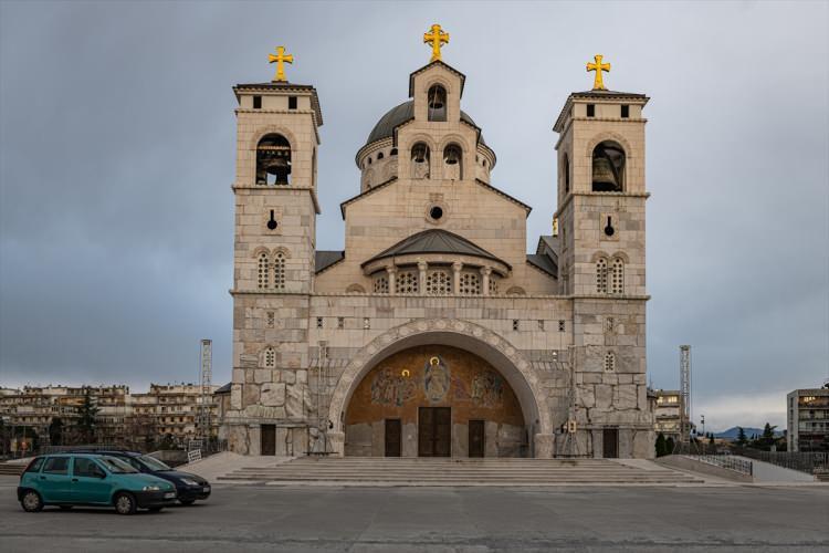 <p>Karadağ'da koronavirüsle (Kovid-19) mücadele kapsamında alınan tedbirler sonucu başkent Podgorica'da normalde yoğunluğun yaşandığı İsa'nın Diriliş Kilisesi ve civarının boş kaldığı görüldü.</p>

<p> </p>
