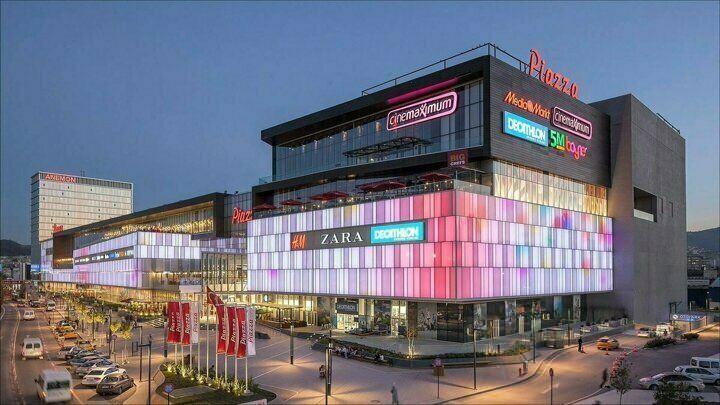 <p>Piazza​​​ AVM 20 Mart-30 Nisan dönemi için kira bedeli almayacak.</p>

<p> </p>
