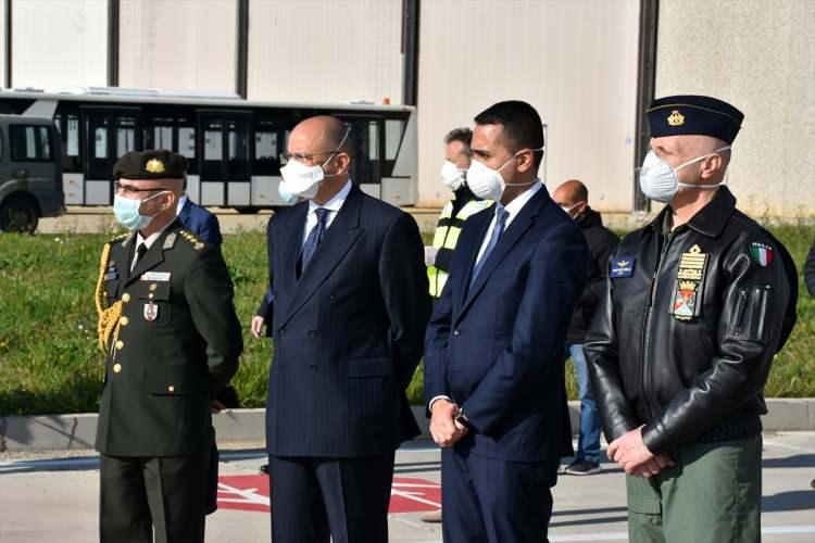 <p>"Devletimizin, Sayın Cumhurbaşkanımızın talimatıyla gönderdiği çok kritik sağlık malzemesinin buraya ulaşması Milli Savunma Bakanlığımızın, Dışişleri Bakanlığımızın, ilgili tüm birimlerimizin bir arada çalışması sonucu oldu.</p>
<p> </p>