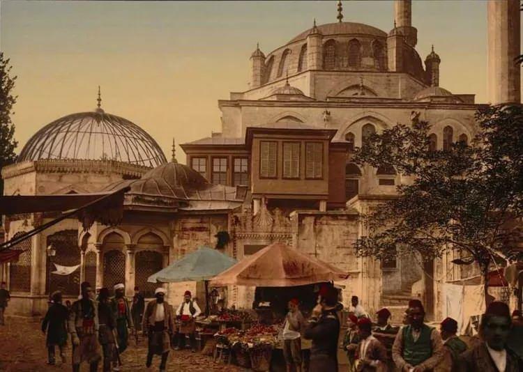 <p>Neticede Osmanlı bağışı, kraliçenin baskısıyla bin sterline indirilir.</p>