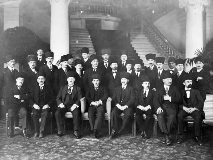 <p>İrlanda 1923 yılındaki Lozan görüşmeleri sırasında, tüm ülkelere karşı Türkiye'yi destekler.</p>