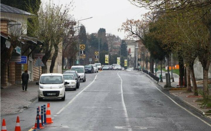 <p>TEM otoyolunun Çorlu gişeler mevkiinde de araçların giriş ve çıkışları polis ekiplerince yapılıyor.</p>