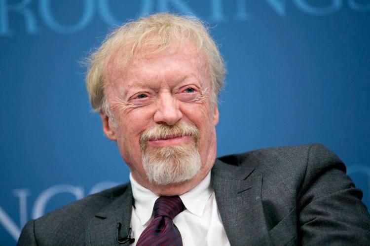 <p>24: PHIL KNIGHT VE AİLESİ</p>

<p>Toplam gelir: 34,8 milyar dolar</p>

<p> </p>

<p>Sektör: Spor</p>

<p> </p>

<p>Ülke: ABD</p>

<p> </p>
