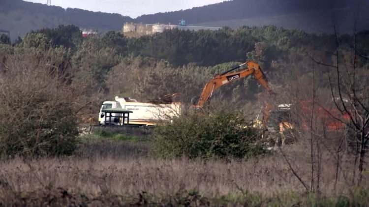 <p>Cumhurbaşkanı Recep Tayyip Erdoğan, yaptığı açıklamada Atatürk Havalimanı alanında bin yataklı hastanenin plan proje çalışmasının devam ettiğini ve Sancaktepe’deki havaalanının olduğu bölgede de bin yataklı hastane yapılacağını belirtti. </p>