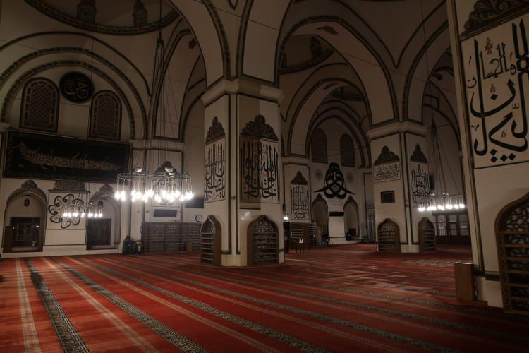 <p>Allah bu salgın hastalıktan bizi bir an evvel kurtarsın inşallah” dedi.<br />
</p>