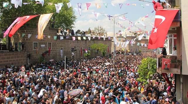 <p>Çin'de başlayan ve tüm ülkelere yayılarak insan sağlığını tehdit eden korona virüs, Manisa'da da 480 yıllık geleneği olumsuz etkiledi. </p>