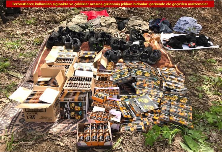 <p>Valilikten yapılan açıklamaya göre, İl Jandarma Komutanlığınca Lice ilçesi kırsalında önceki gün terör örgütü PKK'ya yönelik başlatılan istihbarata dayalı "Şehit Jandarma Binbaşı Ümit Çelik Nokta Operasyonu" başarıyla tamamlandı.</p>
<p> </p>