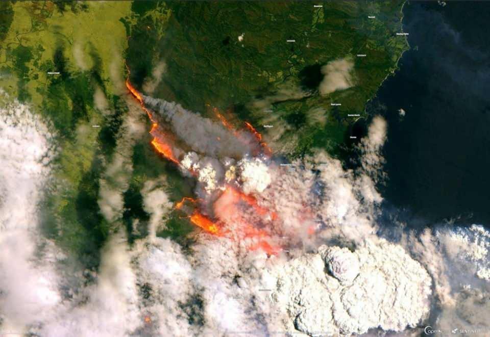 <p>Şili meteoroloji servisi de pazartesi günü dumanların Şili ve Arjantin'den de görülebildiğini açıklamıştı.</p>

<p> </p>
