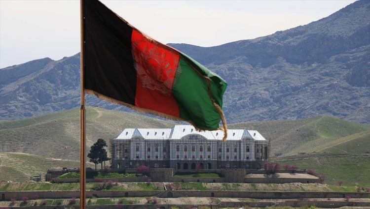 <p>Afganistan'ın başkenti Kabil'in merkezine 16 km uzaklıkta bulunan ve 1920'lerin başlarında Kral Emanullah Han tarafından yaptırılan Darul Aman Sarayı yeni tip koronavirüs (Kovid-19) salgınıyla mücadele kapsamında geçici süreliğine izolasyon merkezine dönüştürüldü.</p>