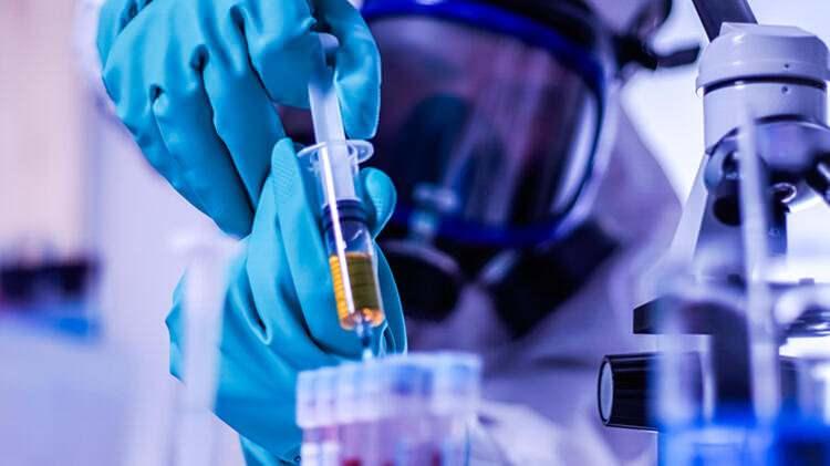 <p>Eleştirmenler, üst düzey yetkililerin salgını dünya çapında patlamadan önce kontrol etme çabalarını engellediğini savunuyorlar.</p>
<p> </p>