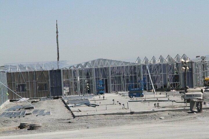 <p>Yatak kapasitesi bin olacak hastane, 45 gün gibi kısa bir zaman diliminde tamamlanacak. Hastanenin inşası için çalışmalar 7/24 devam edecek.</p>
