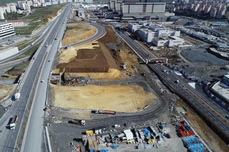Başakşehir Şehir Hastanesi'nin yolları ortaya çıkmaya başladı