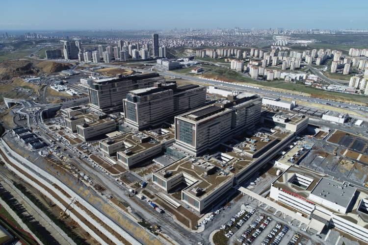 Başakşehir Şehir Hastanesi'nin yolları ortaya çıkmaya başladı