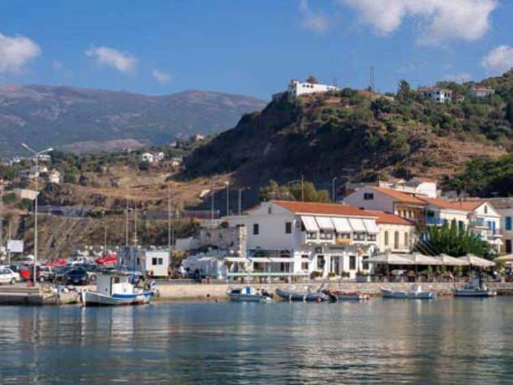 <p>Yaklaşık 8500 kişinin yaşadığı İkaria, 254 kilometrekarelik bir alana yayılmış durumda.</p>

<p> </p>
