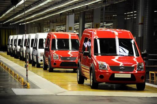 <p><span style="color:#FF8C00"><strong>FORD OTOSAN</strong></span></p>
<p>Ford Otosan ise üretime verdiği arayı, Ford Avrupa'nın Kovid-19 salgınının yayılımına paralel olarak aldığı kararlar doğrultusunda devam ettirme kararı aldı.</p>
<p>Şirketten yapılan açıklamada, Ford Otosan'ın planlarını Sağlık Bakanlığının açıkladığı ve Koç Topluluğu genelinde uygulanmakta olan tedbirler doğrultusunda güncellediği belirtilirken, üretim arasının mevcut koşullara bağlı olarak 27 Nisan'a kadar devam edeceği bilgisi verildi.</p>