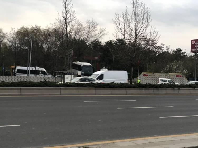 <p>Yeni İnfaz Yasası’nın Türkiye Büyük Millet Meclisi’nde (TBMM) kabul edilmesinin ve Resmi Gazete’de yayımlanmasının ardından Ankara Açık Ceza İnfaz Kurumu’nda tahliyeler başladı.<br />
 </p>
