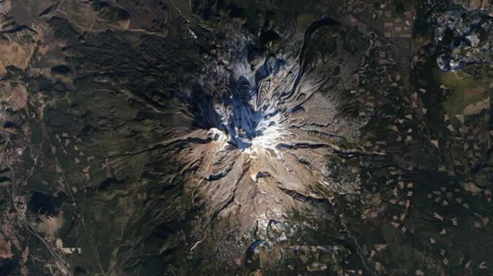 <p>Shasta Dağı (Kaliforniya) </p>