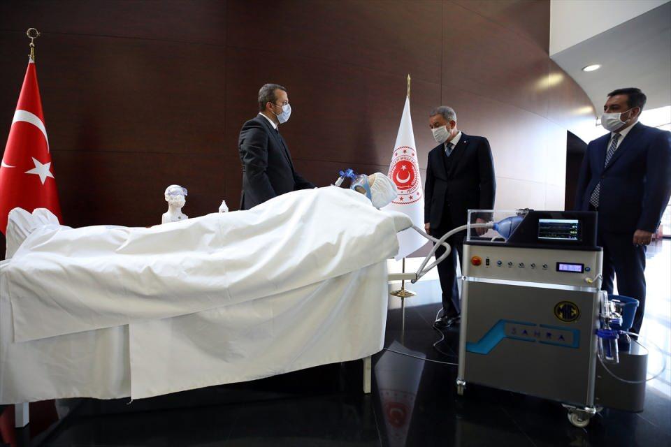 <p>Yerli ve milli üretim olan mekanik solunum cihazı ile kaynakların yurt içinde kalması da sağlandı.</p>