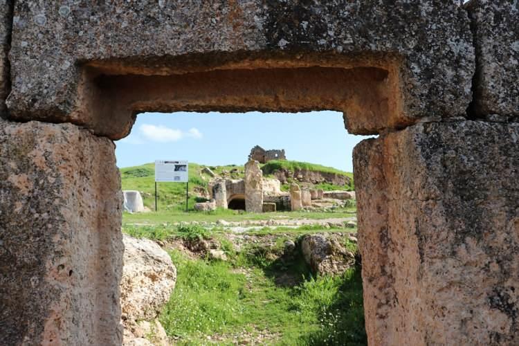 <p>Coşkun, kalede çalışmaların etkin bir şekilde yürütülebilmesi, Diyarbakır ve bölge turizminin ivme kazanması açısından sürecin önemli olduğunu aktararak şunları kaydetti:</p>

<p> </p>
