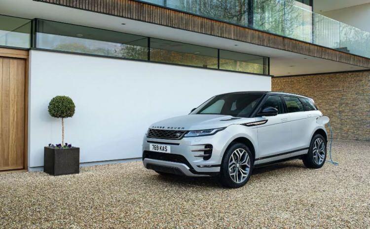 <p>Evoque P300e<strong> 66 kilometre</strong>, Discovery Sport P300e ise<strong> 62 kilometre saf elektrikli sürüş </strong>menziline sahip. Söz konusu modellerde üç farklı sürüş modu bulunuyor. </p>
