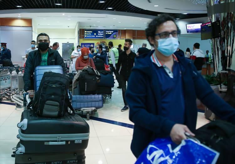 <p>Yurdakul, yolcuları almak için İslamabad'a inen uçağın boş gelmediğine işaret ederek "Uçak gelirken Pakistanlı kardeşlerimiz için 20 bin maske, 50 bin tulum ve 100 bin yüz koruma maskesinden oluşan yardım paketinin bir bölümünü de getirdi. Bu da Pakistanlı kardeşlerimize Türkiye'nin bir desteği ve jesti olarak kayıtlara geçti." dedi.</p>
<p> </p>
