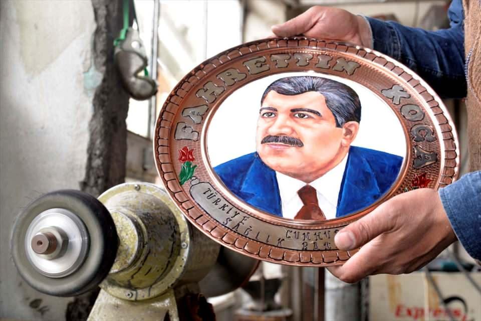 <p>Sağlık Bakanımızdan çok memnunuz. Bakanımız başta olmak üzere sağlık ekibimiz gece gündüz çalışıyor. Virüsten dolayı fedakarca görev yapan sağlık çalışanlarımıza çok teşekkür ediyorum." dedi.</p>