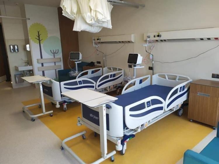 <p>Ayrıca 300 medikal personeli, 4.050 hizmet personeli ve 810 yönetim personeliyle yaklaşık 10 bin kişiye kalıcı istihdam sağlayacak olan Başakşehir Şehir Hastanesi inşaat sürecinde de 6 bin kişiye istihdam sağladı.</p>
<p> </p>