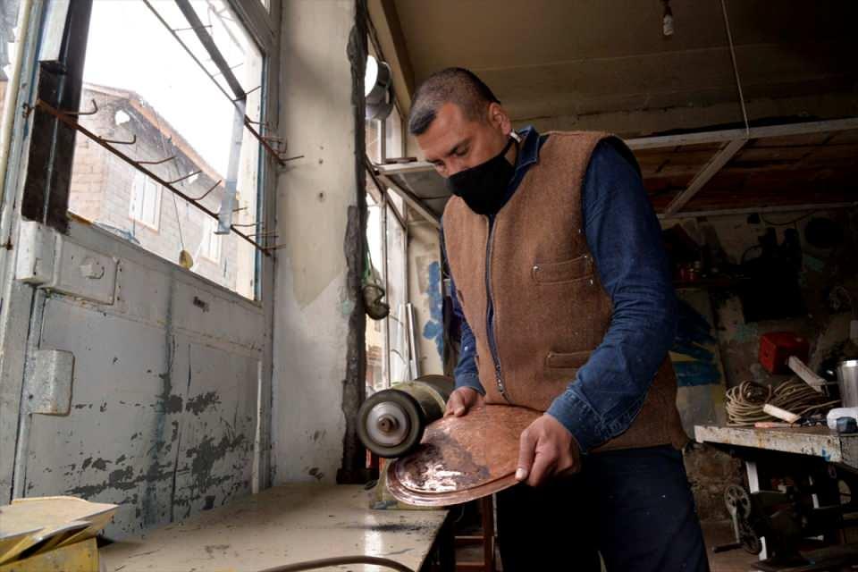 <p>Aktaş, gazetecilere yaptığı açıklamada, gösterdiği fedakarlıktan ve başarılı çalışmalarından dolayı Koca'ya minnettar olduklarını söyledi.</p>
<p> </p>