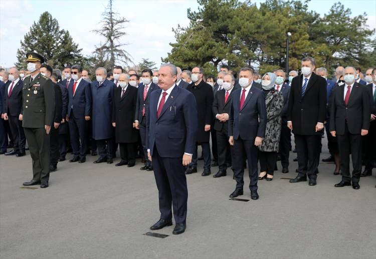 <p>Tören, koronavirüsü tedbirleri kapsamında, sade bir katılım ile gerçekleşti.</p>
<p> </p>