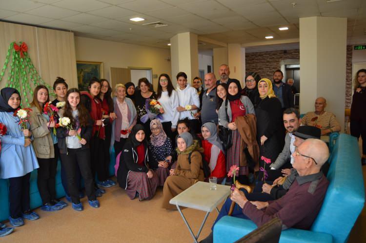 <p>Yaşlı bakım evleri, </p>
