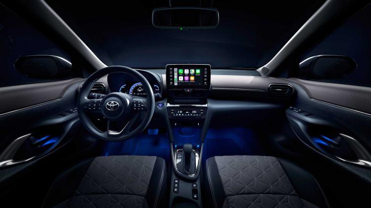 <p>Adından da anlaşılacağı gibi Toyota'nın b-segment hatchback modeli Yaris ile 'GA-B' isimli platformu paylaşan Yaris Cross'un 2021'de satışa çıkacağı belirtiliyor.</p>
<p> </p>
<p> </p>