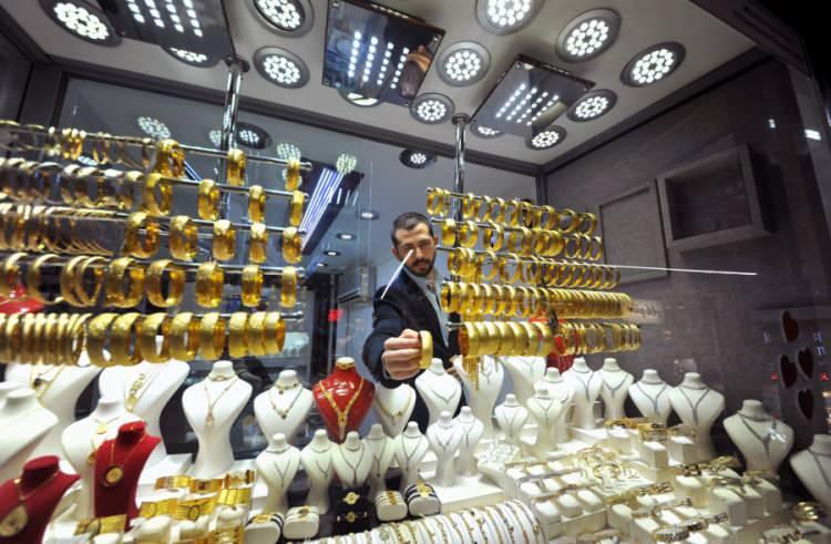 Korona ile yükselen altında yeni 'savaş!' 37 analistten dikkat çeken fiyat tahmini