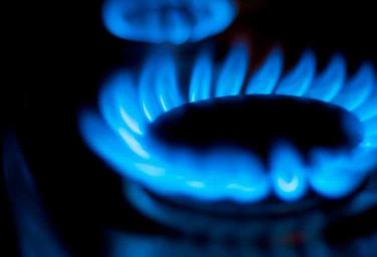 <p>Doğalgaz, elektrik, petrol sektöründe stratejik olarak faaliyet yürüten büyük tesis ve işletmeler (Rafineri ve petrokimya tesisleri ile termik ve doğalgaz çevrim santralleri gibi), </p>