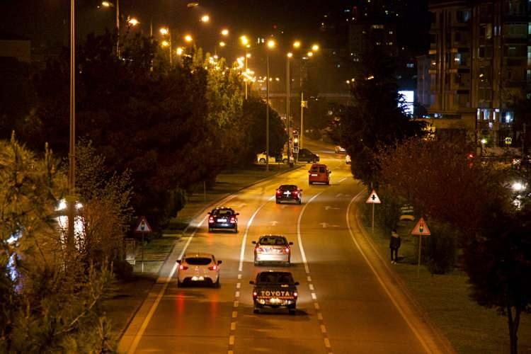 <p>Samsun'un ana arterlerinden biri olan Atat&uuml;rk Bulvarı'nda kısıtlamanın sonra ermesiyle birlikte ara&ccedil; trafiğinde artış g&ouml;zlendi.</p>

<p>&nbsp;</p>
