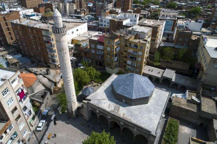 <p>Parlı Safa Camisi - Diyarbakır</p>

