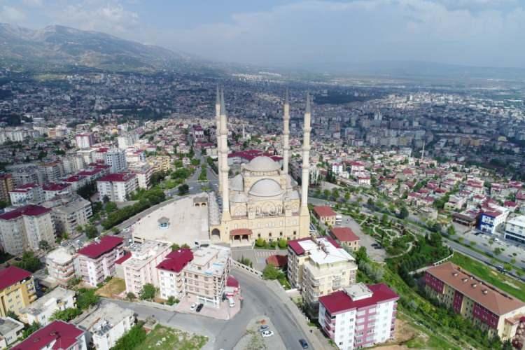 <p>Abdulhamit Han Camisi - Kahramanmaraş</p>
